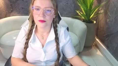 Carla  online show from October 9, 2025, 7:56 pm