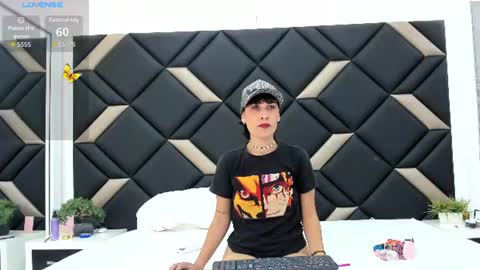 Carla Linares online show from July 16, 2026, 7:31 pm