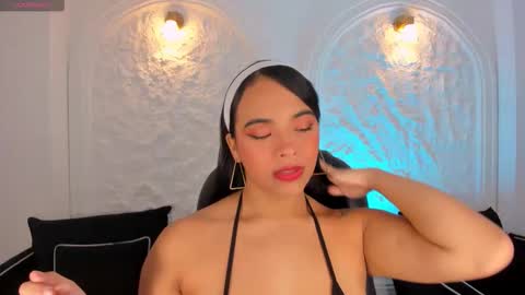 Carla online show from October 28, 2025, 12:19 pm