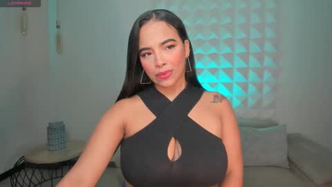 Carla online show from November 10, 2025, 7:13 pm