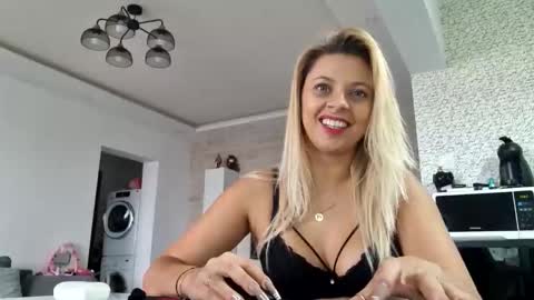 Snapshot of carlastacefun chatting on October 16, 2025, 5:52 am CarlaStaceFun online show from October 16, 2025, 5:52 am