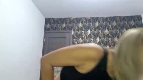 Snapshot of carlastacefun chatting on October 28, 2025, 3:54 am CarlaStaceFun online show from October 28, 2025, 3:54 am