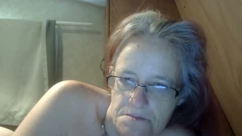 carleeswoman08 online show from May 5, 2026, 12:24 pm