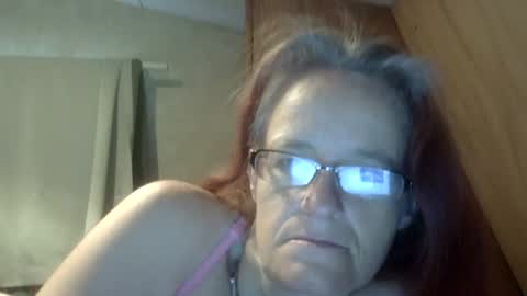 carleeswoman08 online show from May 11, 2026, 11:16 am