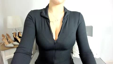 Snapshot of carlidesire chatting on October 2, 2025, 8:16 pm Carli online show from October 2, 2025, 8:16 pm