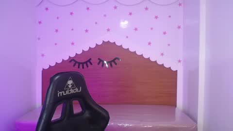 CARLYE   online show from October 4, 2025, 3:15 am