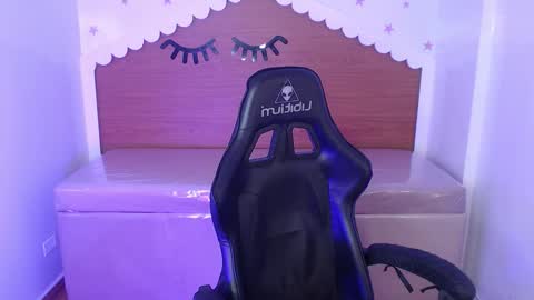 CARLYE   online show from October 22, 2025, 3:07 am