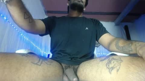 Snapshot of carlo_yates27 chatting on June 8, 2026, 11:16 pm carlo yates thx for help me to reach 100 thumps up online show from June 8, 2026, 11:16 pm
