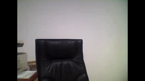 carlos8711 online show from April 30, 2026, 8:09 am