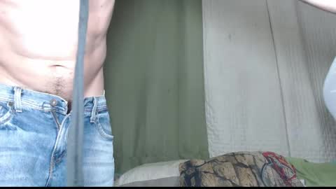 Snapshot of carlos_bigger chatting on June 4, 2026, 8:31 am Carlos online show from June 4, 2026, 8:31 am