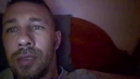 carloscadiz11 online show from October 27, 2025, 11:31 pm