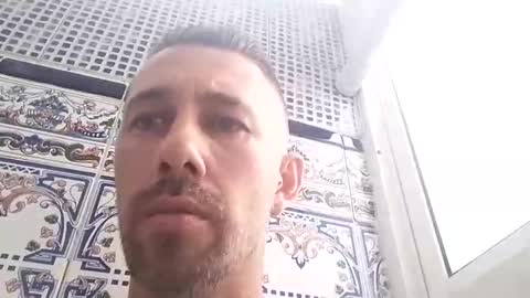 carloscadiz11 online show from October 28, 2025, 5:15 pm