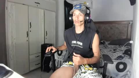 carlossmi01 online show from July 5, 2026, 7:54 pm