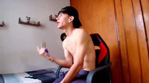 carloz_perez online show from September 17, 2025, 1:57 pm
