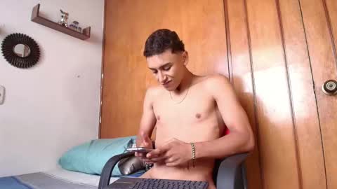 carloz_perez online show from October 29, 2025, 2:41 pm