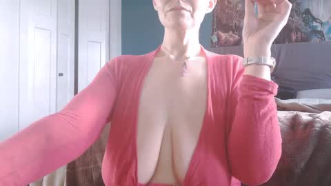Snapshot of carlysmiles chatting on December 20, 2024, 5:51 pm Carly Smiles online show from December 20, 2024, 5:51 pm