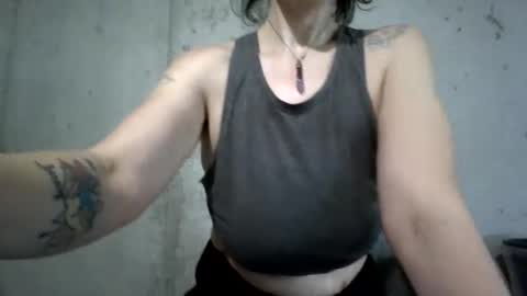 Snapshot of carlysmiles chatting on December 27, 2024, 3:37 pm Carly Smiles online show from December 27, 2024, 3:37 pm