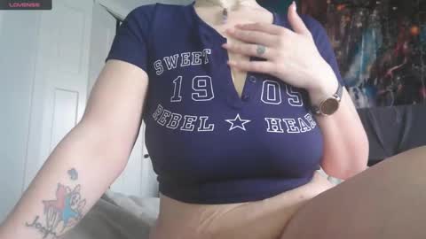Snapshot of carlysmiles chatting on March 9, 2025, 8:10 pm Carly Smiles online show from March 9, 2025, 8:10 pm