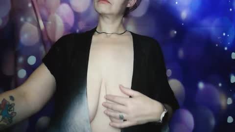 Snapshot of carlysmiles chatting on November 14, 2025, 10:58 am Carly Smiles online show from November 14, 2025, 10:58 am