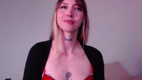 carmennrusso online show from July 27, 2026, 4:14 pm