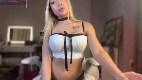 Snapshot of carmenxrose chatting on October 15, 2025, 12:22 am carmenxrose online show from October 15, 2025, 12:22 am