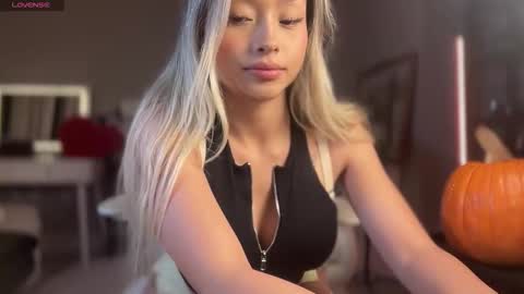 Snapshot of carmenxrose chatting on October 31, 2025, 12:33 am carmenxrose online show from October 31, 2025, 12:33 am