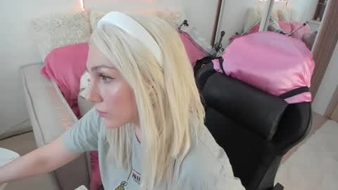 carol_may_ online show from February 11, 2026, 9:47 am