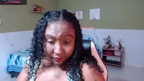 Snapshot of caroldelatorre chatting on December 16, 2024, 5:54 pm Carol de la torre online show from December 16, 2024, 5:54 pm