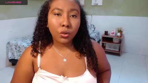 Snapshot of caroldelatorre chatting on February 18, 2025, 10:36 pm Carol de la torre online show from February 18, 2025, 10:36 pm