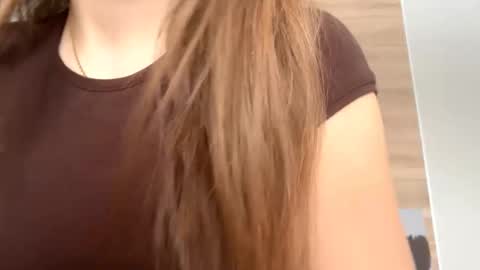 Snapshot of carolecronan chatting on February 10, 2026, 8:29 am Lisa online show from February 10, 2026, 8:29 am