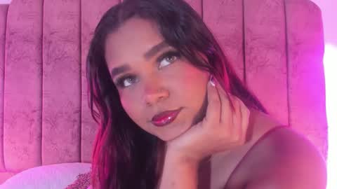 carolina_evannss online show from December 5, 2025, 4:21 am