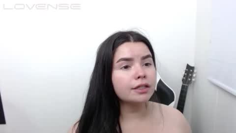 Snapshot of carolina_lee12 chatting on November 2, 2025, 2:25 am carolina online show from November 2, 2025, 2:25 am