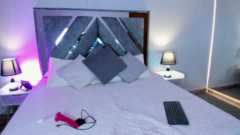 carolina_torres25 online show from April 3, 2026, 1:09 pm