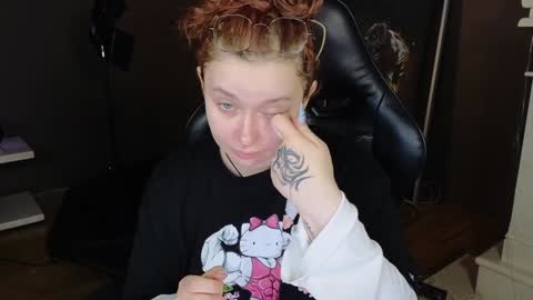 Snapshot of carolina_winter chatting on February 7, 2025, 5:52 am Mira online show from February 7, 2025, 5:52 am