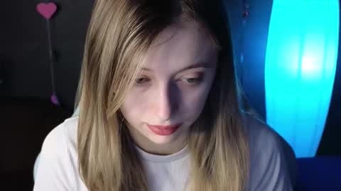 Snapshot of carolinaares chatting on February 19, 2025, 1:29 am Carolina online show from February 19, 2025, 1:29 am