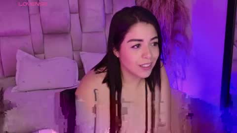 caroline online show from November 26, 2025, 4:46 am