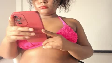 carolinagomez22 online show from October 8, 2025, 12:19 am