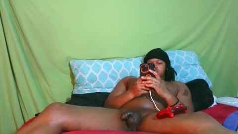 carolinayungin96 online show from October 24, 2025, 12:30 am