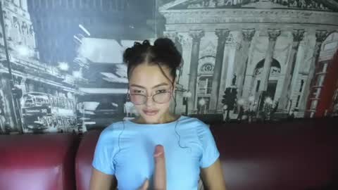 Snapshot of caroline_clark420 chatting on July 4, 2026, 3:07 pm Caroline Clark online show from July 4, 2026, 3:07 pm