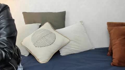  Caroline  online show from December 5, 2025, 11:30 am