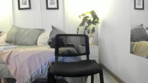  Caroline  online show from February 8, 2026, 2:09 pm