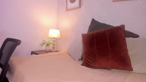  Caroline  online show from May 23, 2026, 11:36 am