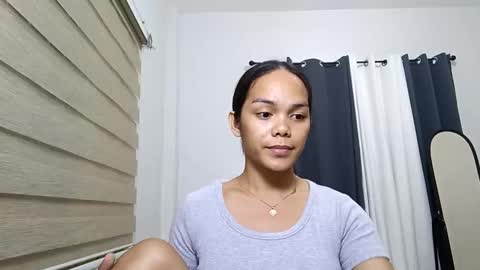 caroline_east online show from February 23, 2026, 4:15 pm