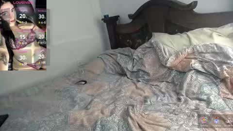 Snapshot of carolinee_fooox chatting on February 5, 2026, 3:27 pm carolinee_fooox online show from February 5, 2026, 3:27 pm