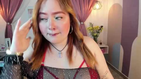 Carolinee  online show from September 27, 2025, 3:00 am