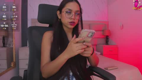 Caroline online show from April 10, 2026, 1:49 pm