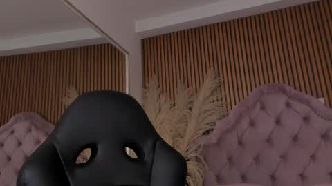 Caroline online show from May 28, 2026, 12:46 pm