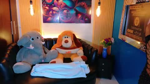 carolinejesh online show from April 4, 2026, 8:06 pm