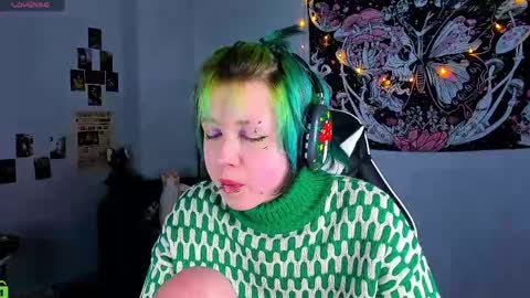 CarolineRichter online show from April 21, 2026, 3:57 am