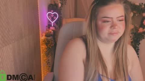 caroll_li online show from February 9, 2025, 10:11 pm